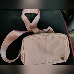 Lululemon Everywhere Large 2L Belt Bag